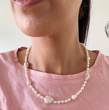 Indlæs billede til gallerivisning MEERA White Necklace