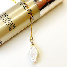 Indlæs billede til gallerivisning SIMPLE HARLEKIN Pearl ørekæde