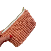 Indlæs billede til gallerivisning BOBBLE FERSKEN Clutch
